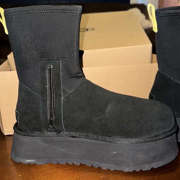 Women’s Ugg Classic Dipper Platform ❤️ - Picture 4 of 5